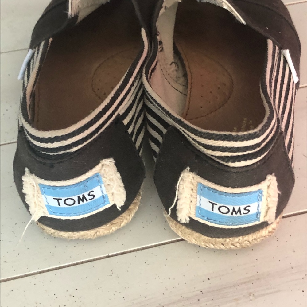 Toms - Picture 5 of 6